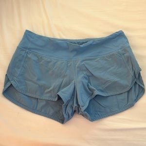 lululemon 2.5” Carolina Blue Speed Up Shorts size 6
